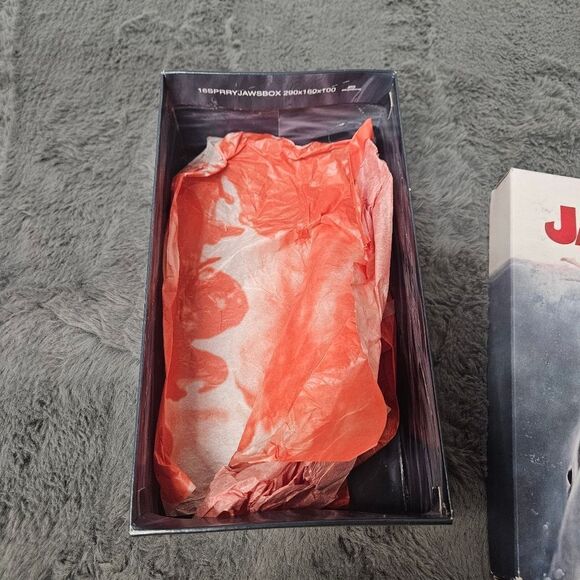 Limited Edition JAWS Sperry Sneakers Size 8 In Womens - Picture 10 of 12